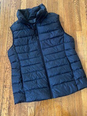 Uniqlo Ultra-Light Down Black Quilted Packable Puffer Vest – Unisex Small